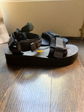 SUICOKE Cel VPO Black Platform Sandals with Velcro closures